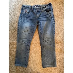 V Star Light Wash Jeans Stylish Back Pocket Design Cropped Capris Size 13